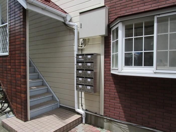 物件外観写真4　(エントランス部分)