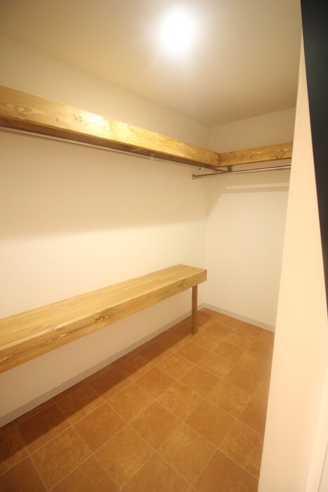 物件内観写真10　(収納)