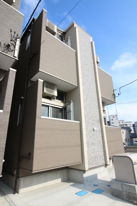 物件外観写真2　(外観写真)