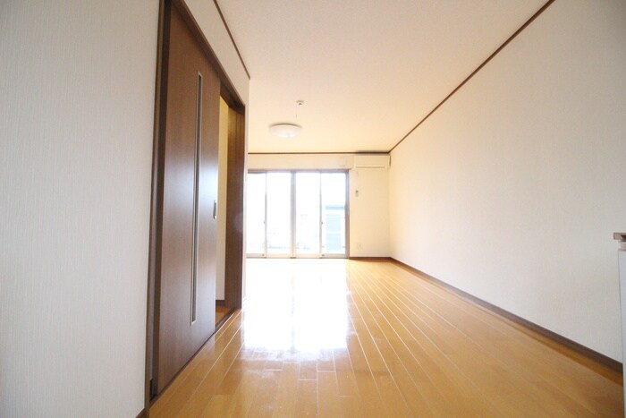 物件内観写真8　(居室)