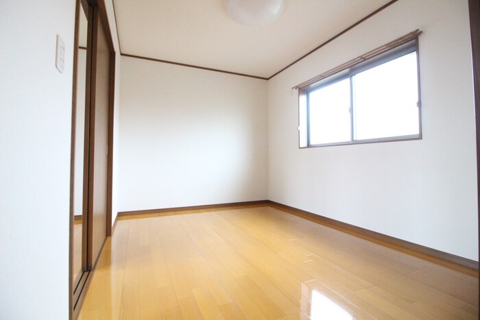 物件内観写真9　(居室)