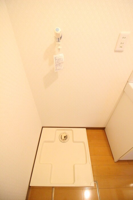 物件内観写真13　(洗濯機置場)