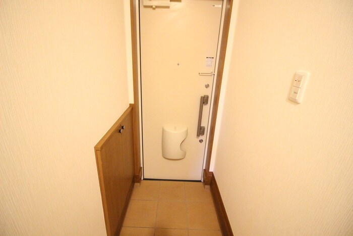 物件内観写真22　(玄関)