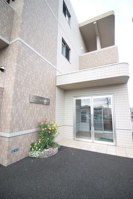 物件外観写真6　(エントランス部分)