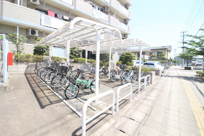 物件外観写真4　(駐輪場)