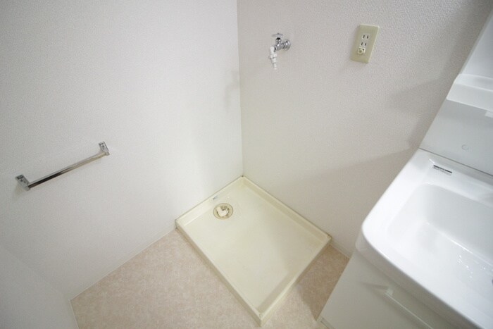 物件内観写真12　(洗濯機置場)