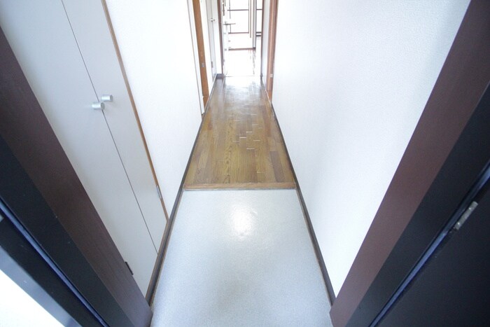物件内観写真18　(玄関)