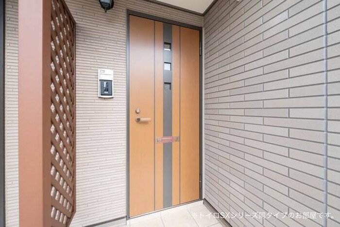 物件内観写真16　(玄関)