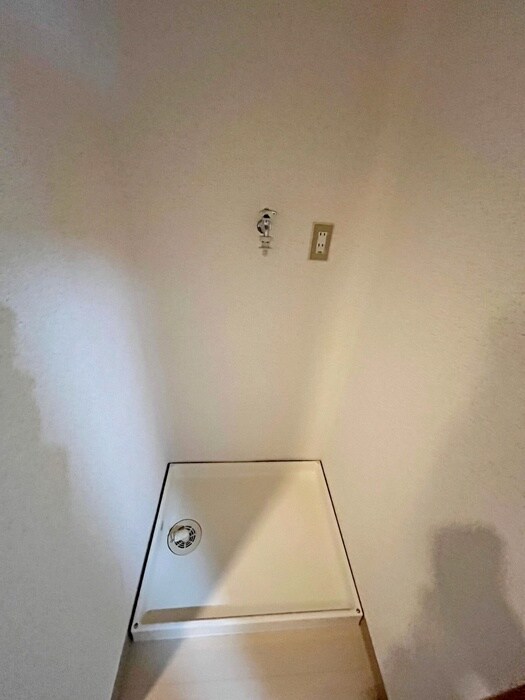 物件内観写真12　(洗濯機置場)