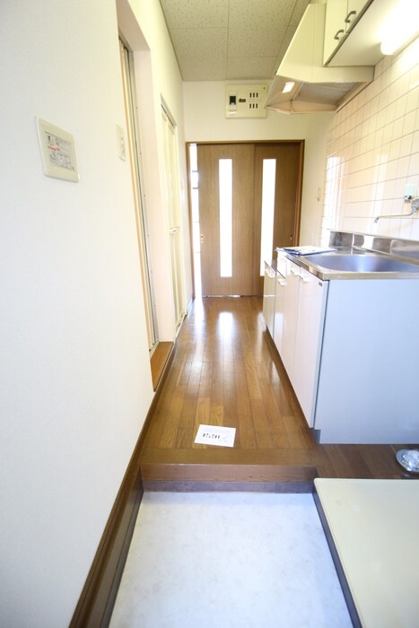 物件内観写真14　(廊下)