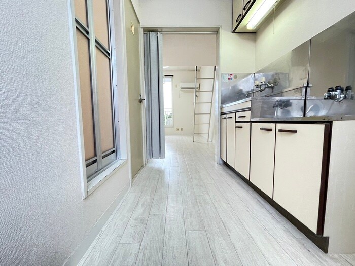 物件内観写真21　(廊下)