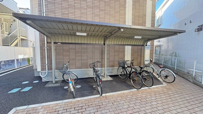 物件外観写真5　(駐輪場)