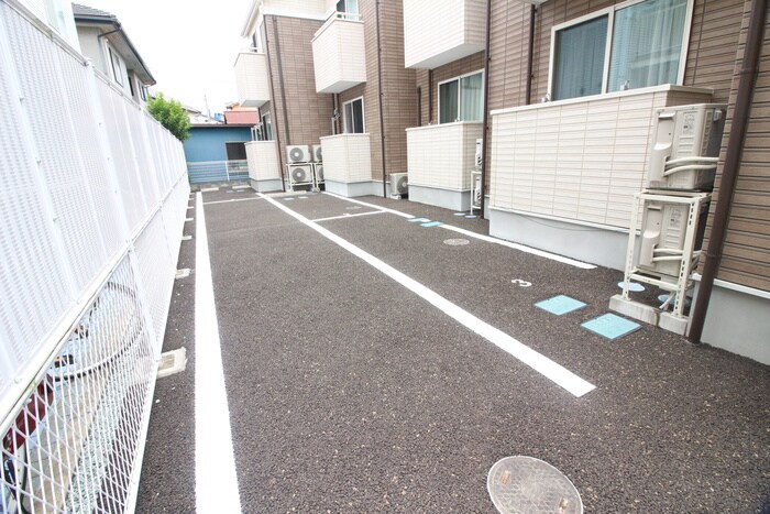 物件外観写真6　(駐車場)