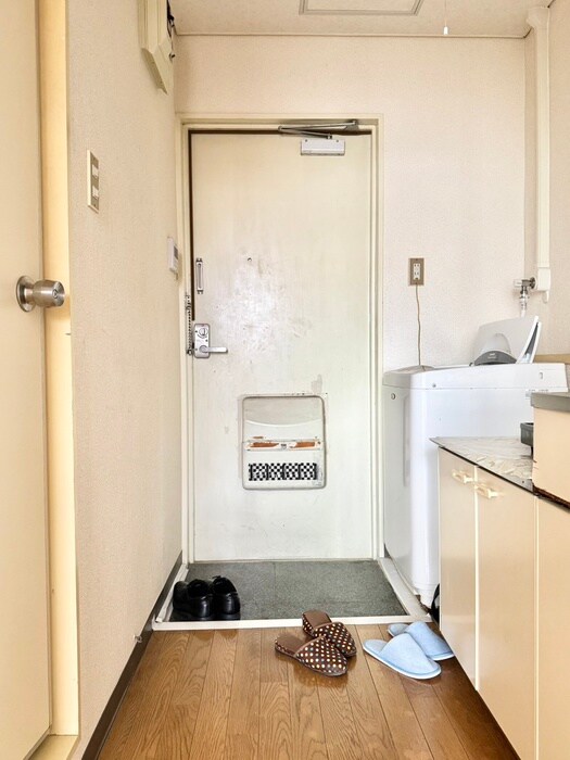 物件内観写真7　(玄関)