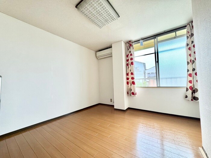 物件内観写真11　(居室)