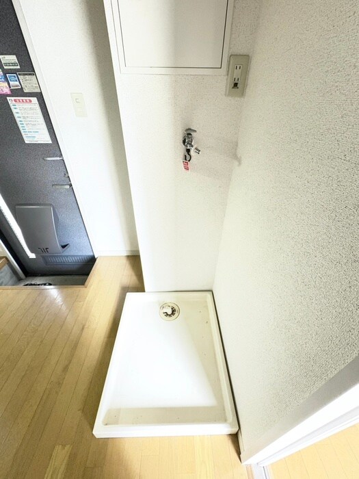 物件内観写真15　(洗濯機置場)