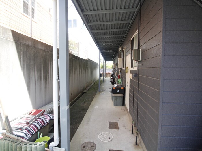 物件外観写真4　(エントランス部分)