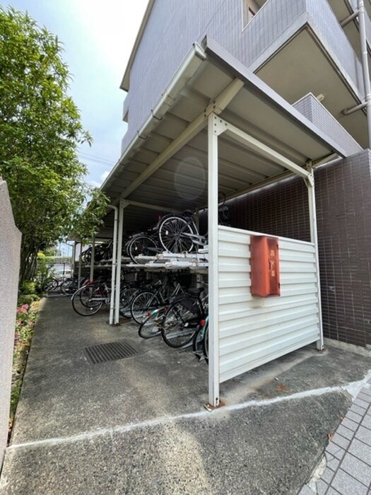 物件外観写真5　(駐輪場)