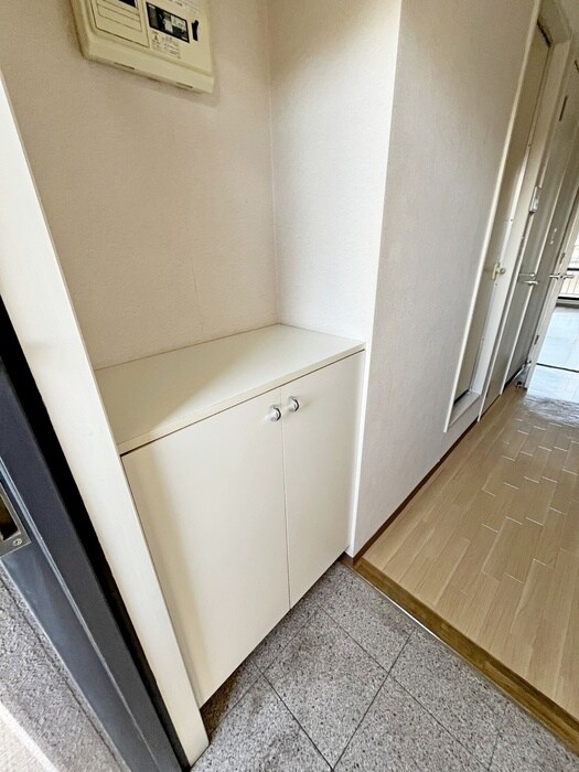 物件内観写真15　(靴箱)