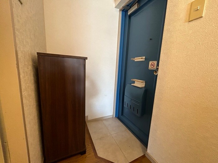 物件内観写真16　(玄関)