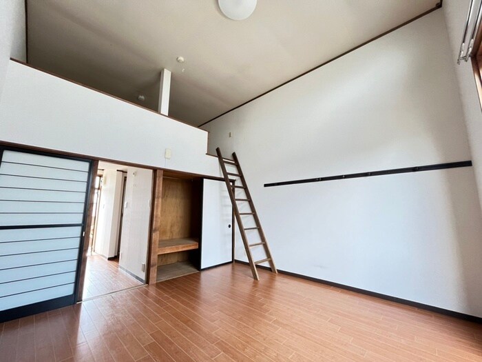 物件内観写真8　(居室)