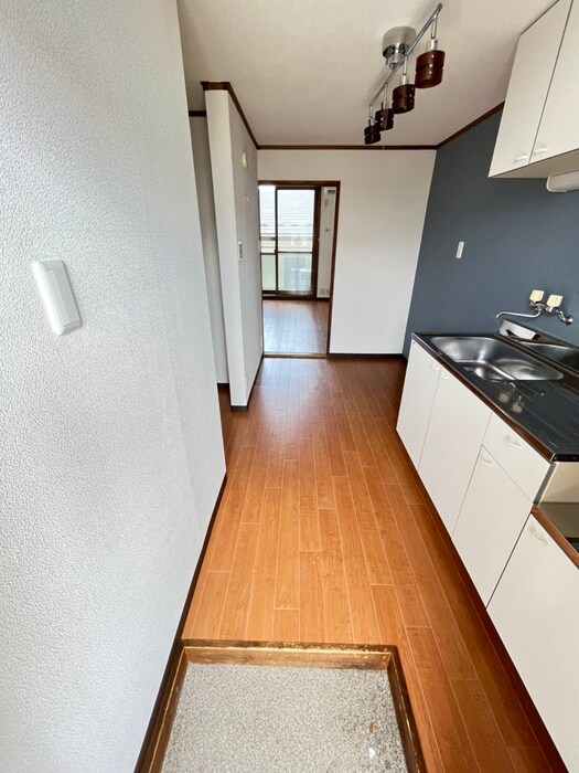 物件内観写真16　(玄関)