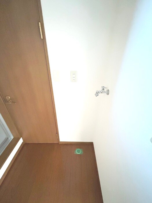 物件内観写真20　(洗濯機置場)