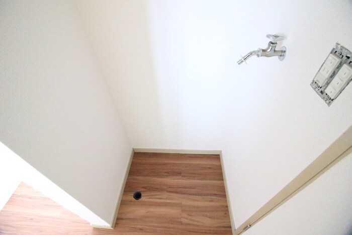 物件内観写真12　(洗濯機置場)