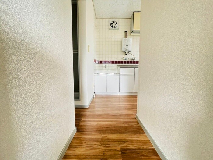 物件内観写真12　(廊下)