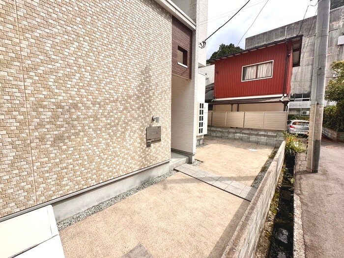 物件外観写真5　(駐輪場)