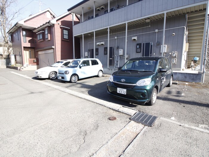物件外観写真2　(駐車場)
