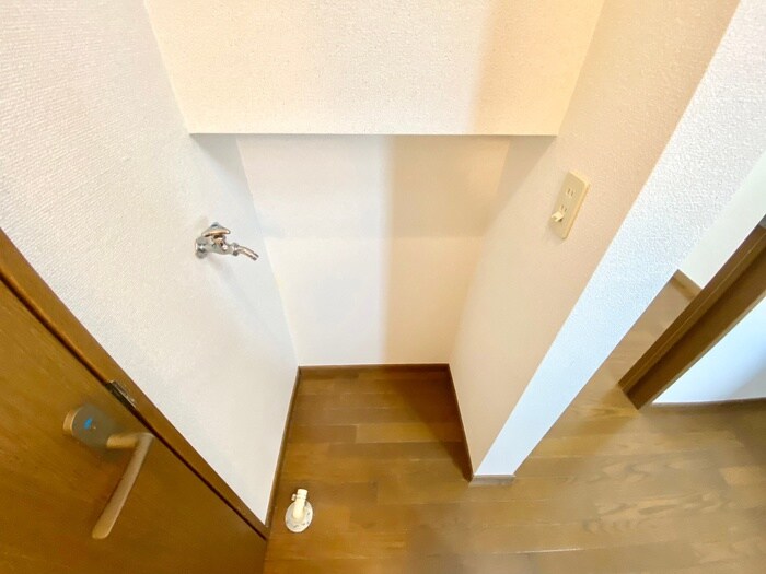 物件内観写真14　(洗濯機置場)