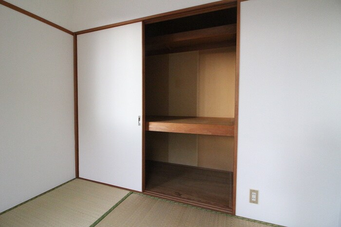 物件内観写真10　(収納)