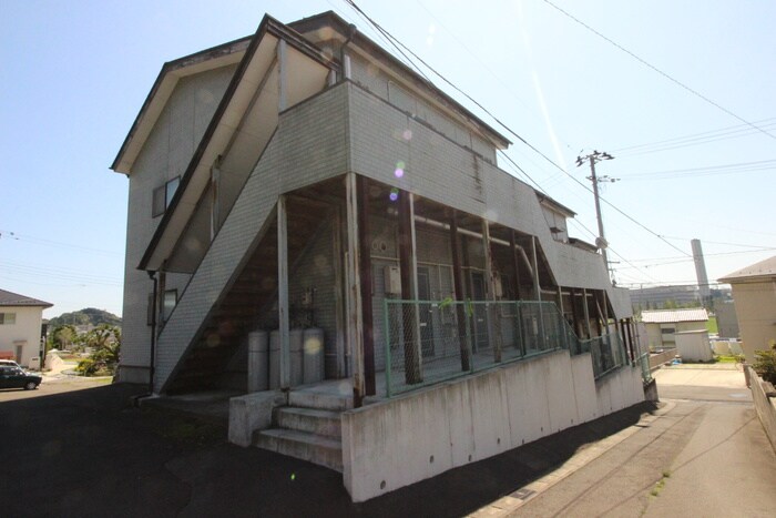 物件外観写真5　(エントランス部分)