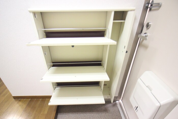 物件内観写真18　(靴箱)