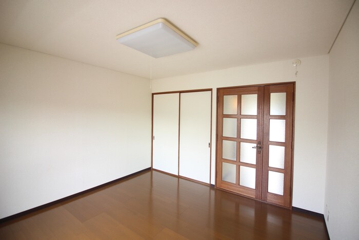 物件内観写真4　(居室)