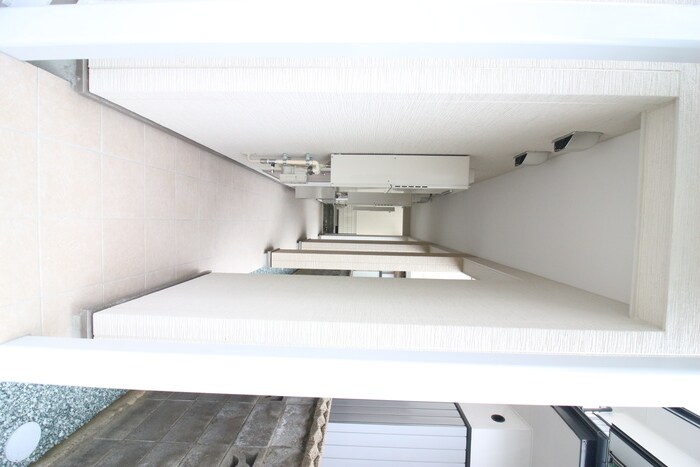 物件外観写真6　(エントランス部分)