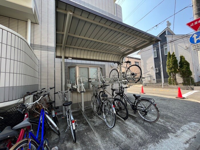 物件外観写真6　(駐輪場)