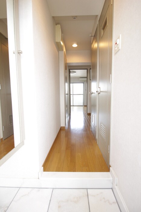 物件内観写真16　(玄関)