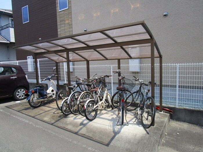 物件外観写真5　(駐輪場)