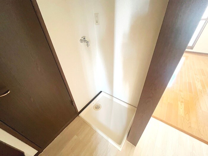 物件内観写真13　(洗濯機置場)