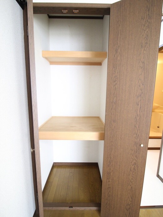 物件内観写真16　(収納)