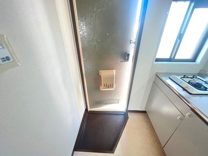 物件内観写真22　(玄関)