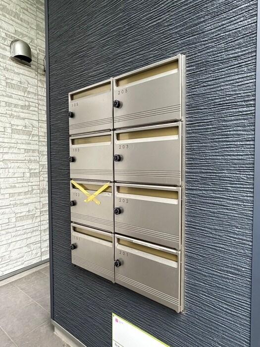 物件外観写真4　(バイク置き場)