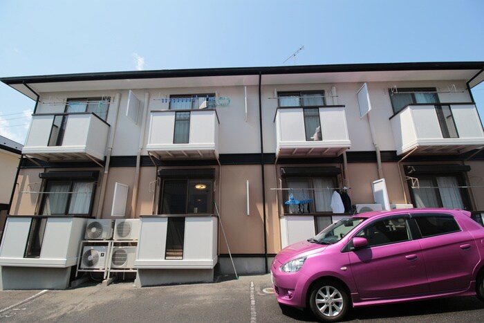 物件外観写真2　(駐車場)