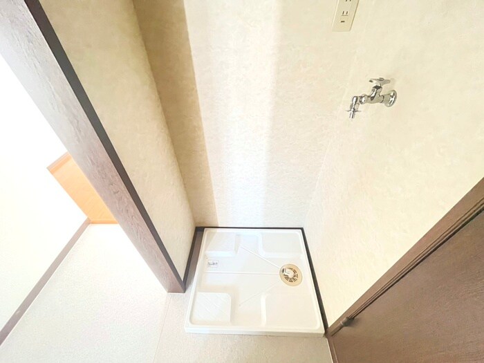 物件内観写真13　(洗濯機置場)