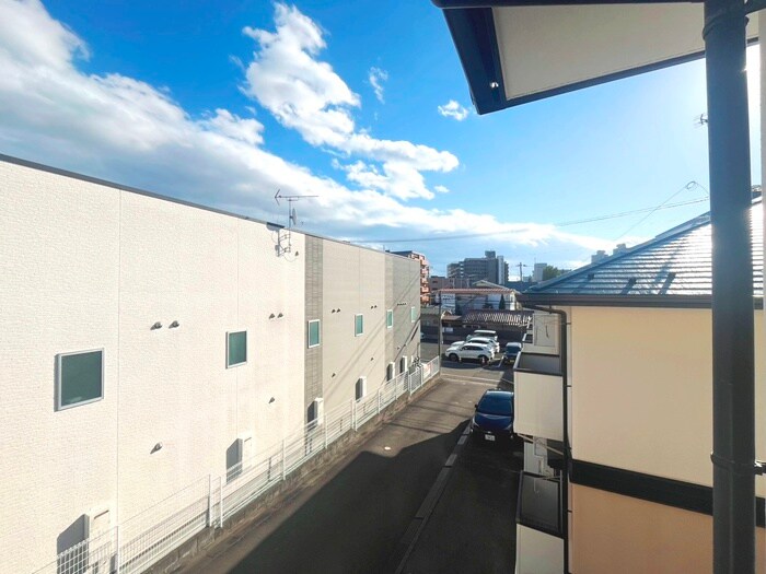 物件内観写真16　(室内からの展望)