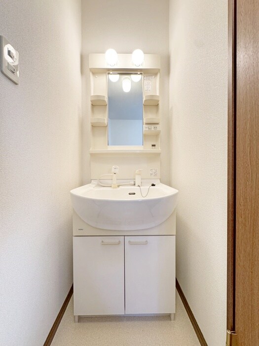 物件内観写真11　(洗面)