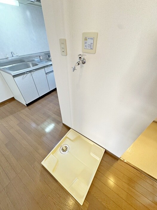 物件内観写真12　(洗濯機置場)