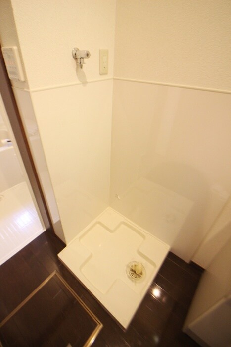 物件内観写真15　(洗濯機置場)